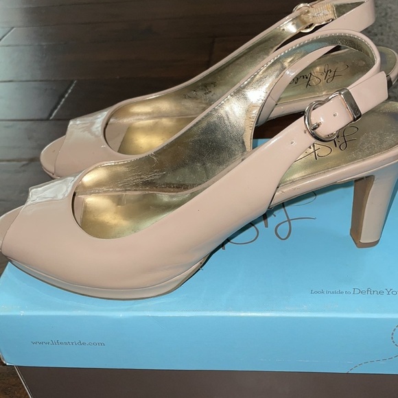 Life Stride Tender Taupe sling back pumps - Picture 2 of 4